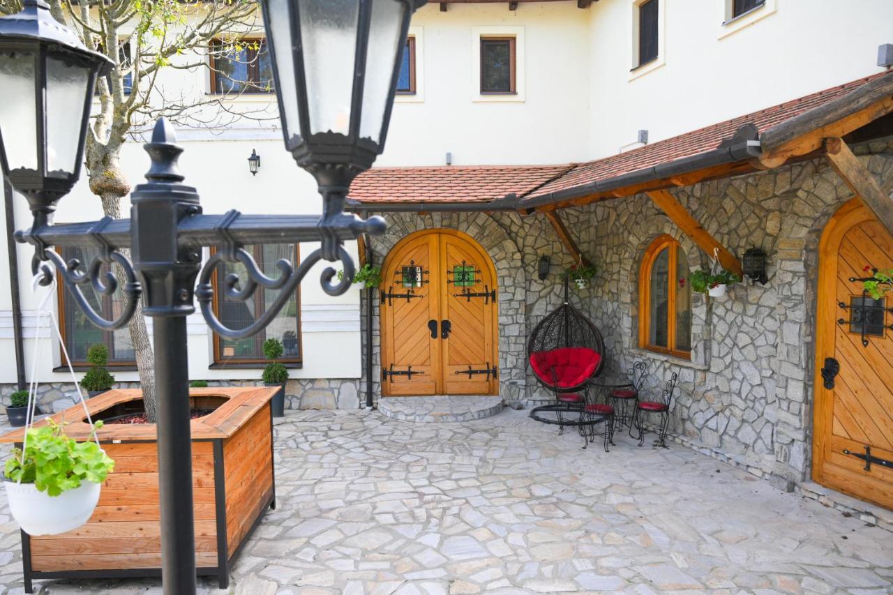 Twenty Park Aparthotel Kikinda Exterior photo